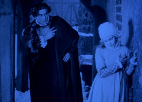 1. Elsalill (la bondad), de blanco. Sir Archie (la vileza), de negro