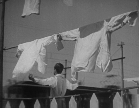 4. Trenes y ropa tendida: elementos omnipresentes en el cine de Ozu